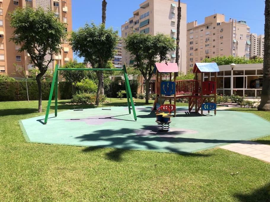 Precioso Apartamento En Urbanizacion Junto Al Mar. Alicante Eksteriør billede