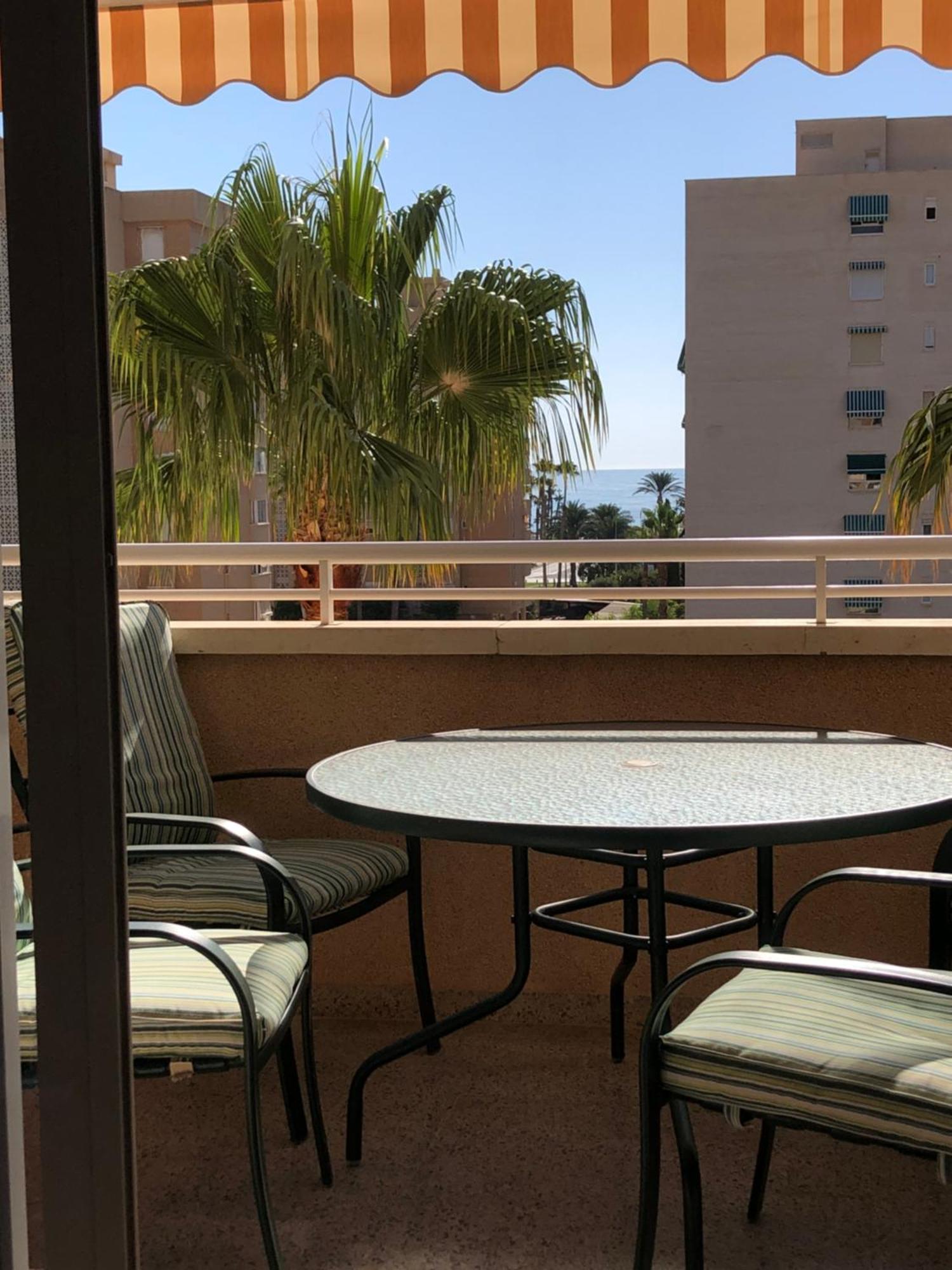 Precioso Apartamento En Urbanizacion Junto Al Mar. Alicante Eksteriør billede